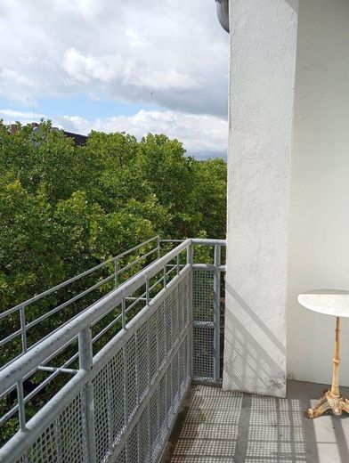 Charmante Altbauwohnung       nahe Schloss Charlottenburg, sofort bezugsfrei, von Privat – Balkon