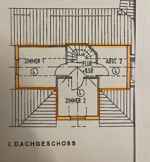 Appartamento maisonette di 4,5 locali con balcone e garage – Grundriss oberes Geschoss
