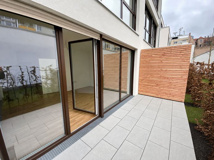 Nürnberg-Seeleinsbühl’de, Gostenhof sınırının hemen yanında teraslı modern 2 odalı daire – Terrasse