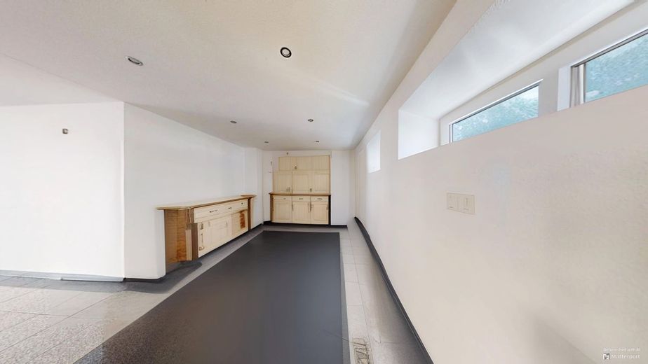 Frei-werdende 4ZKB Terrassenwhng mit Chance zur Wohraumerweiterung | Nähe Wasserturm | + Stellplatz – Küche_defurnished