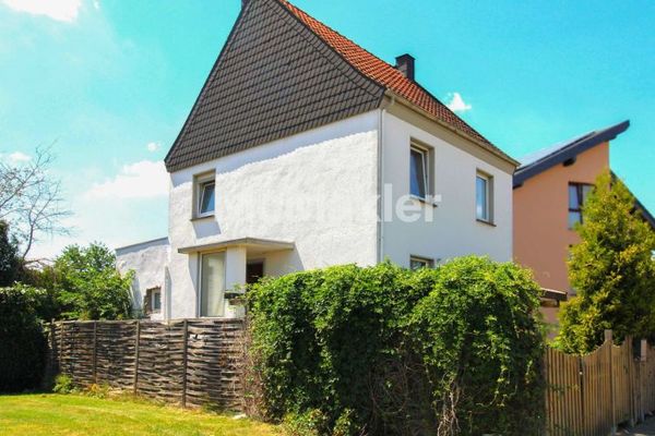 Frei stehendes Einfamilienhaus mit Garten und Garage in Heinsberg
