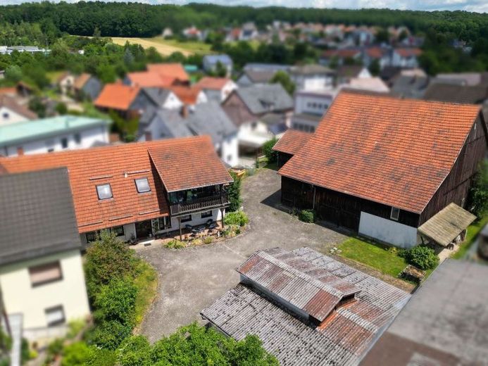 Two Houses on One Plot – Versatile Property with Great Potential in Ebersdorf! – Photo 1