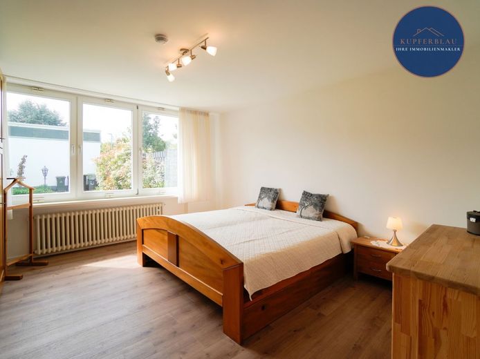 Sanierter Bungalow mit traumhaftem Garten in ruhiger Lage in Rheinbach-Stadt – Schlafzimmer