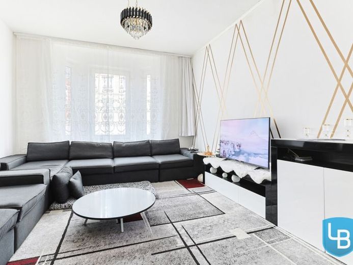 Kapitalanlage im Herzen von Kiel-Gaarden - 4-Zimmer-Altbauwohnung – Foto 1