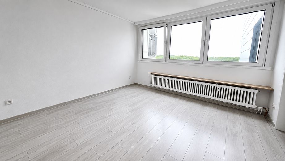 110 m² Wohnkomfort: Helle, sanierte 4-Zimmer-Wohnung mit Balkon – Schlafzimmer
