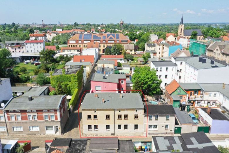 "Sanierungsgebiet-Hit in Elbnähe: Innenhof,  Hol dir ein Traumhaus!  9% Sonder-AfA  8 J ! 7% auf 4 J – Luftbild aus Sueden