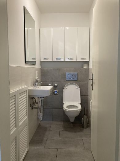 Mükemmel konumda 3,5 odalı Quadro ev! Çok aydınlık hobi odası! – Gäste WC
