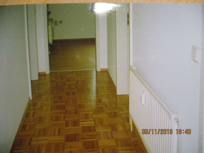 Freistehendes 3-Familien Haus in ruhiger Lage – Flur 1.OG