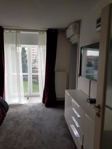 Top Maisonettewohnung mit Balkon, EBK und Klimaanlagen zu vermieten – फोटो 29