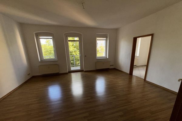 ! Dessau Nord - grazioso appartamento di 2 locali con balcone ! DISPONIBILE DA SUBITO ! G16