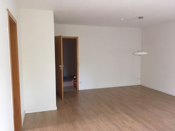 Wohnung mit Balkon und Blick ins Grüne zu verkaufen – Foto 1