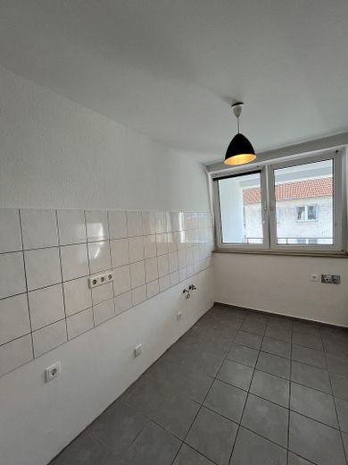 Helle sanierte 3-Zimmer-Wohnung mit zwei Balkonen in Rheinnähe – Küche