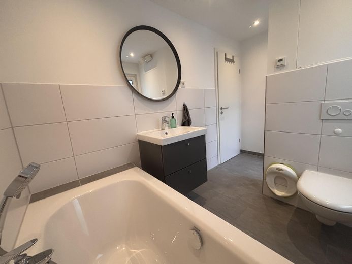 Bad (Dusche & Badewanne)