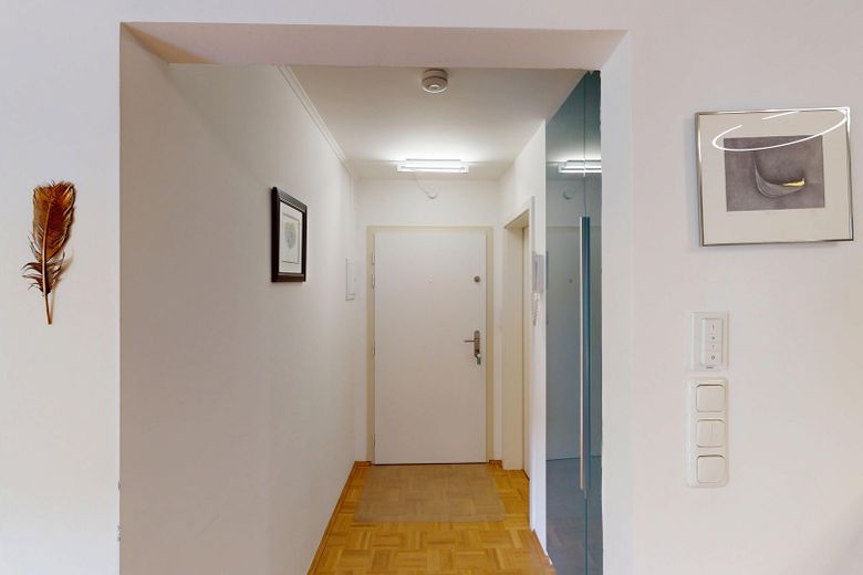 Céntrica y tranquila en Schwabing: Bonito apartamento con 2 balcones, ascensor y cerca del Englischer Garten – Eingang 1