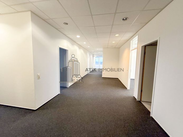 ATIK: Moderne, individuell gestaltbare Arbeitsplätze mit attraktivem P-L-Verhältnis - provisionsfrei – Flur
