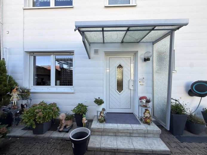 ***Curata casa bifamiliare ai margini del centro abitato di Illerberg*** – Hauseingang