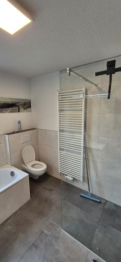 Sonnige 4-Zimmer-Wohnung in Konstanz Petershausen – Hauptbad
