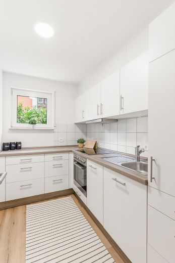 2-Zimmerwohnung in Reutlingen-Hohbuch (nahe FH) - frisch renoviert, modern, hell, Balkon/Garten – Einbauküche