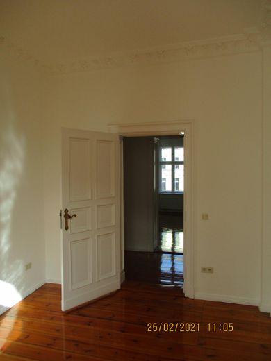 Wunderschöne große 5 Zimmer Altbauwohnung in zentraler Lage – Hofzimmer VH 