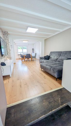 OHNE MAKLER! Freistehendes EFH auf 1.416 m² – seltenes Grundstück in zentraler Lage von Hennef – Wohnbereich