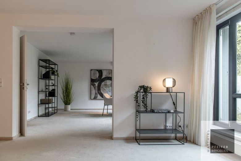 Zeitlose Architektur im Grünen mit Gestaltungsspielraum in WI-Auringen – Souterrain Appartment