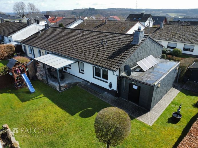 Zwei Ebenen, viele Möglichkeiten - Ihr neues Familienreich samt Gartenparadies! – Außenansicht