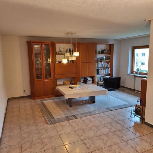 Schöne EG-Wohnung mit Balkon und Einbauküche in guter Lage – Bild 8