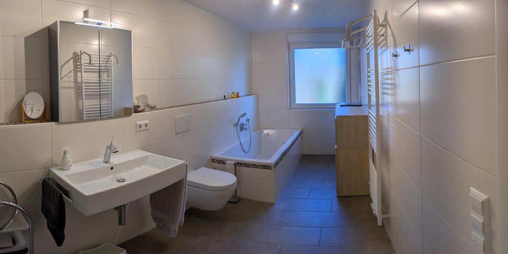 Sogno per la famiglia ai margini del bosco - casa a schiera completamente ristrutturata con terrazza soleggiata e possibilità di ampliamento – Bad