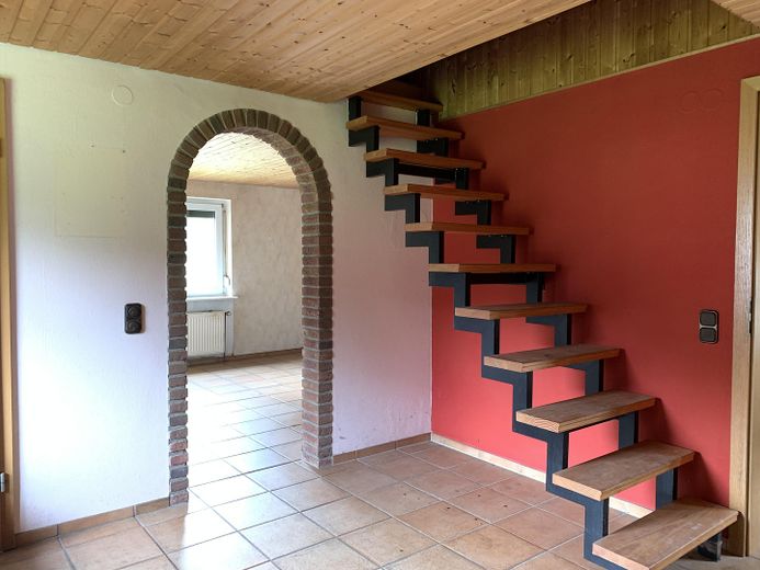 Casa bifamiliare con potenziale di ampliamento – Foto 6