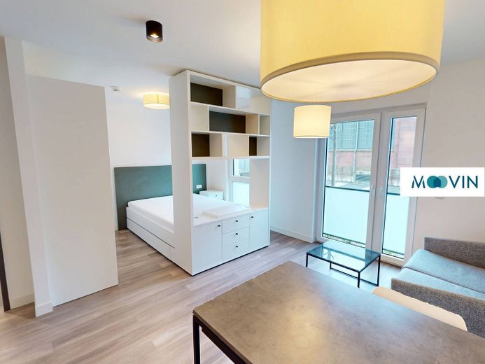 URBAN BASE: Vollmöbliertes 1-Zimmer-Apartment mit EBK, ALL-IN-MIETE, UVM. im Wiesbadener Stadtzentrum – Ansicht III: Wohnbereich