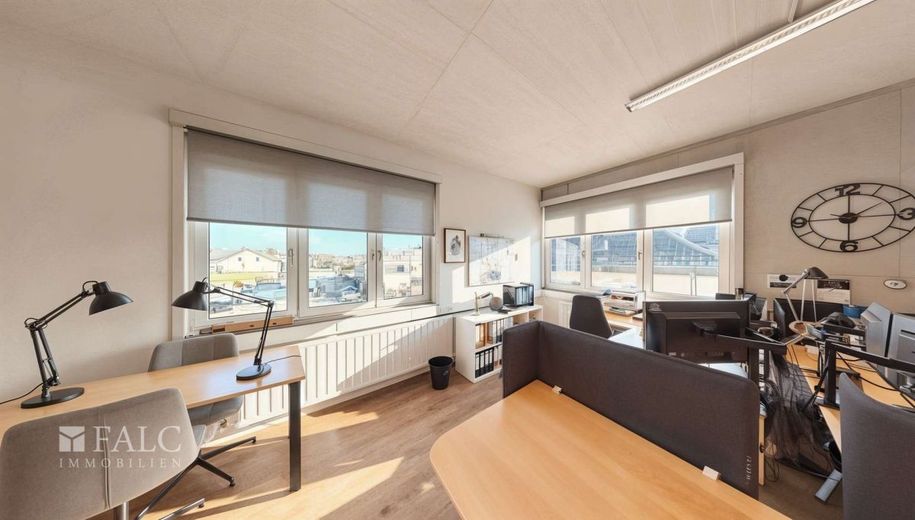 Büroetage in einer gepflegten Gewerbeimmobile – Großraumbüro