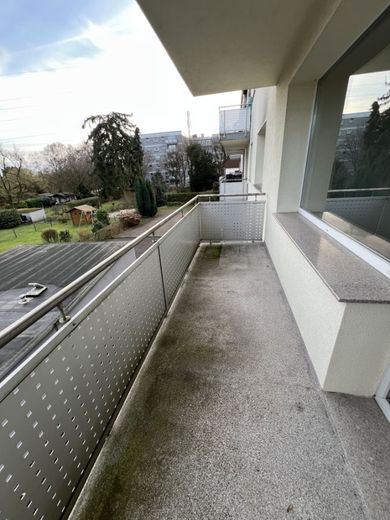 Gepflegte 3-Zimmer Wohnung mit schönem Balkon  - zentral zwischen Essen und Mülheim – Balkon