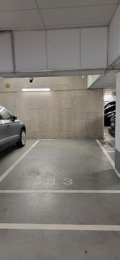 NOWOCZESNE, JAK NOWE, BEZ BARIER ARCHITEKTONICZNYCH, 3-POKOJOWE MIESZKANIE NAD KANAŁEM SCHLEUSENGRABEN W BERGEDORF – Tiefgaragenstellplatz