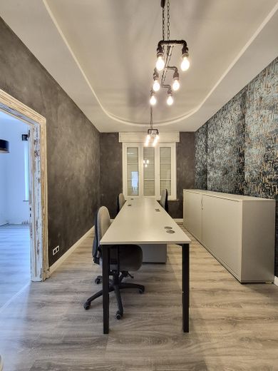Mehrfamilienhaus, Dreifamilienhaus mit Loft Charakter u. Dachterrasse in Krefeld – Gewerberaum / Büro 1