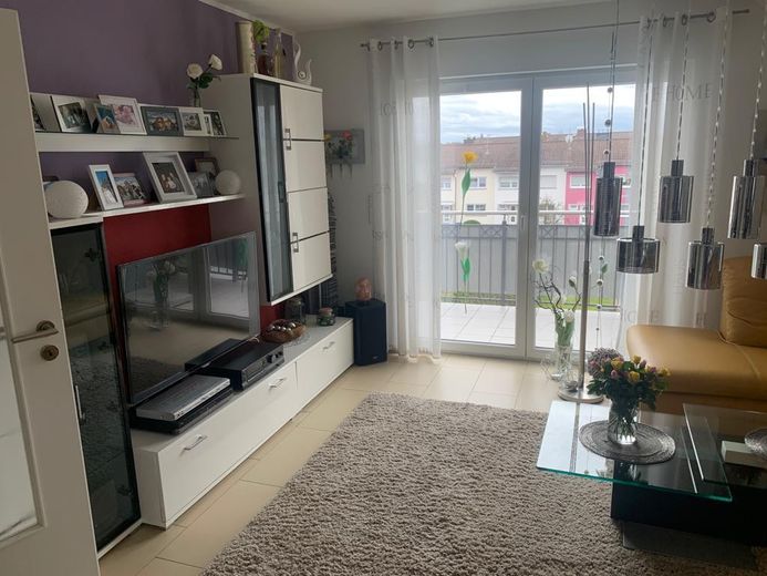 Appartamento mansardato di 4 locali, pari al nuovo, con grande balcone e cucina componibile a Münster Hessen – Foto 1