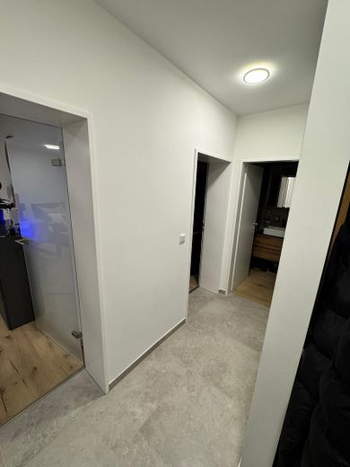 2 pokoje, 65 m², po kapitalnym remoncie, zabudowa kuchenna, miejsce parkingowe – Zdjęcie 6