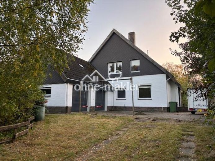 Großzügiges Zweifamilienhaus mit Solaranlage, Wintergarten & großem Grundstück in Neuberend – Foto 1