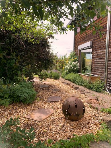 Blick vom Eingang id Garten