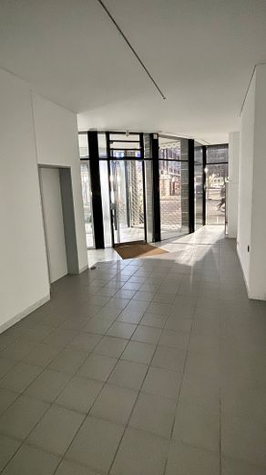 Atractivo local comercial/superficie comercial/oficina en una imponente casa de arquitecto en el corazón de Rheydt – Ladenlokal (Bild 1)