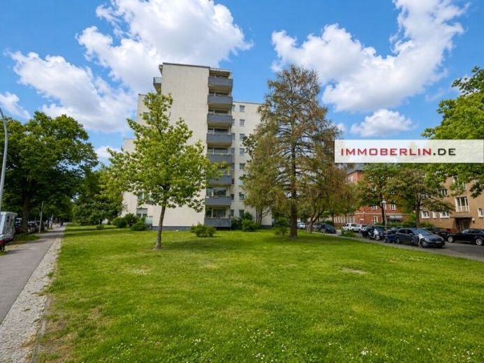 IMMOBERLIN.DE - Helle & stilvoll modernisierte Wohnung mit Südwestbalkon beim Fennsee – Foto 1