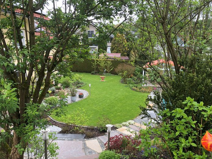 Wunderschönes Familienidyll mit parkähnlichem Garten, Pool, ELW, Klima und PV, VON PRIVAT! – Foto 4
