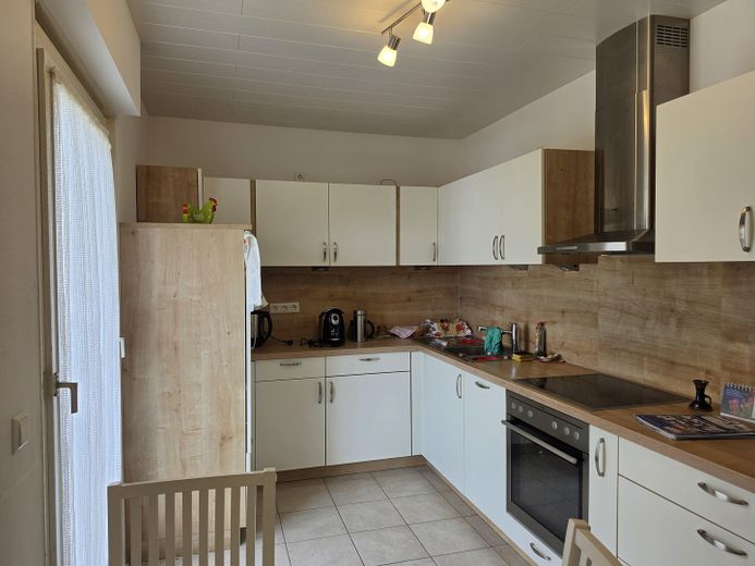 Provisionsfrei: Großzügiges Einfamilienhaus in ruhiger Aussichtslage mit teilbarem Großgrundstück – Sanierte Küche von 2013
