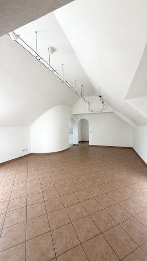 Provisionsfrei: Exklusive 4 Zimmerwohnung mit außergewöhnlicher Architektur – Wohnbereich