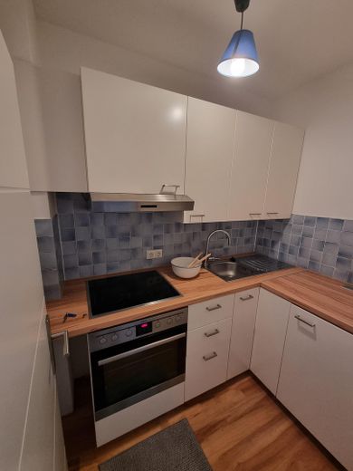 Moderne Einbauküche neuwertig