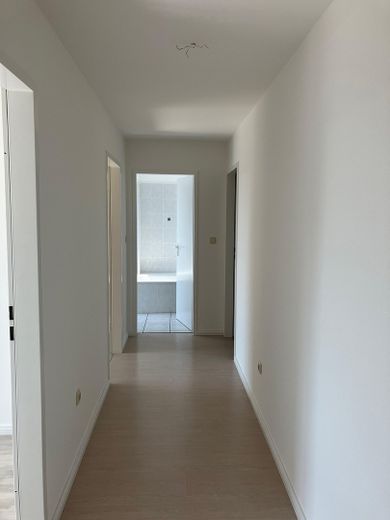 SE - 3-Zimmer -DG Whg 63,71 qm – Musterbild Flur