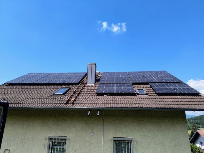 *Traumhaftes Wohnhaus mit  155m2 Wohnfläche,  Garten und Garage – Foto 1