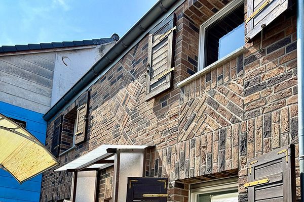 Charmantes kleines Haus mit gemütlichem Hof und Garten