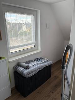 3,5 Zimmer DG- ETW im neuw. 2-FH, 91220 Schnaittach  EB 11/23 incl. Gartenanteil/Garage uvm. – 1/2  Zimmer ETW2 DG