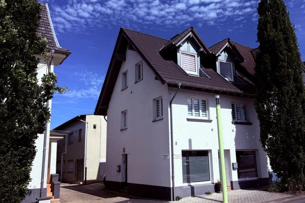 Edificio residencial y comercial en una ubicación céntrica de Lohmar