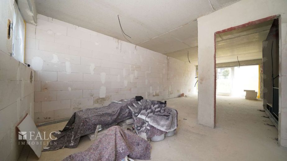Der Feinschliff liegt bei Ihnen! Moderne Neubau DHH mit Garten und tollem Schnitt - FALC Immobilien – Flurbereich EG aktuell